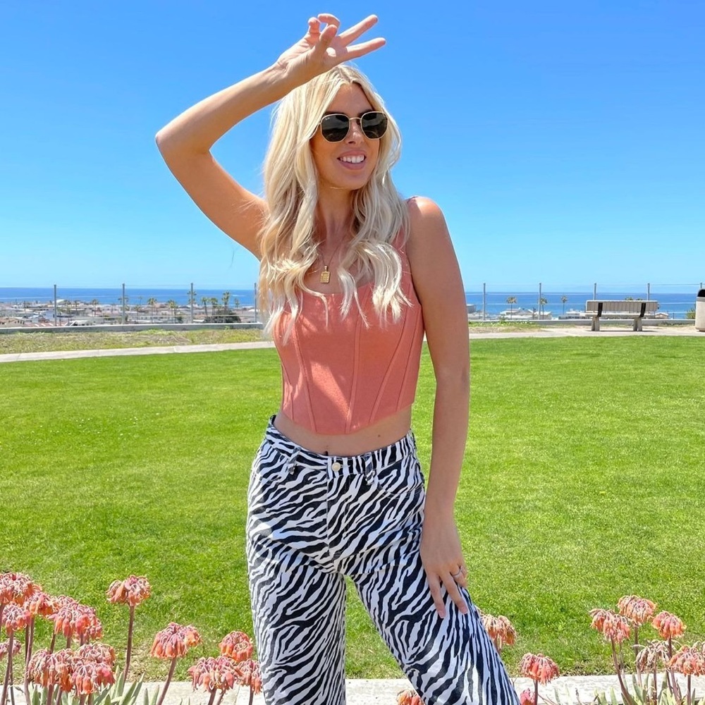 The Olivia Top - Picture 2 of 4